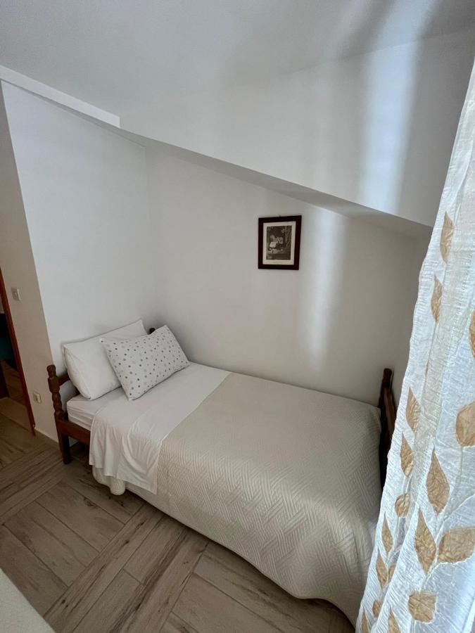 Apartamento Gorana Apartman With Swimming Pool Jelsa  Exterior foto