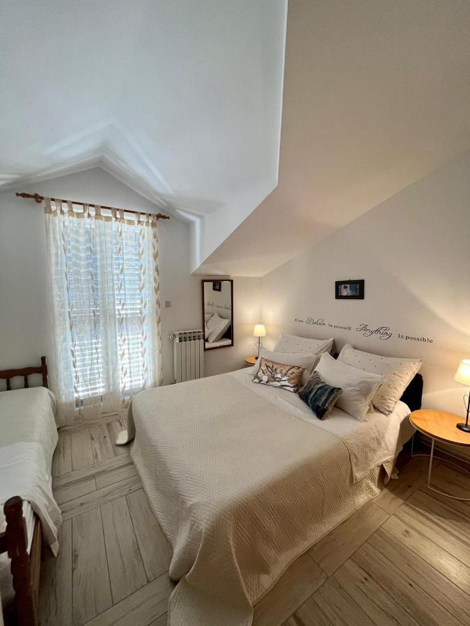 Apartamento Gorana Apartman With Swimming Pool Jelsa  Exterior foto
