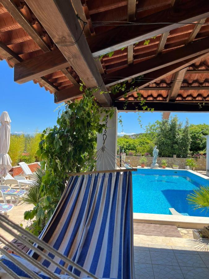 Apartamento Gorana Apartman With Swimming Pool Jelsa  Exterior foto